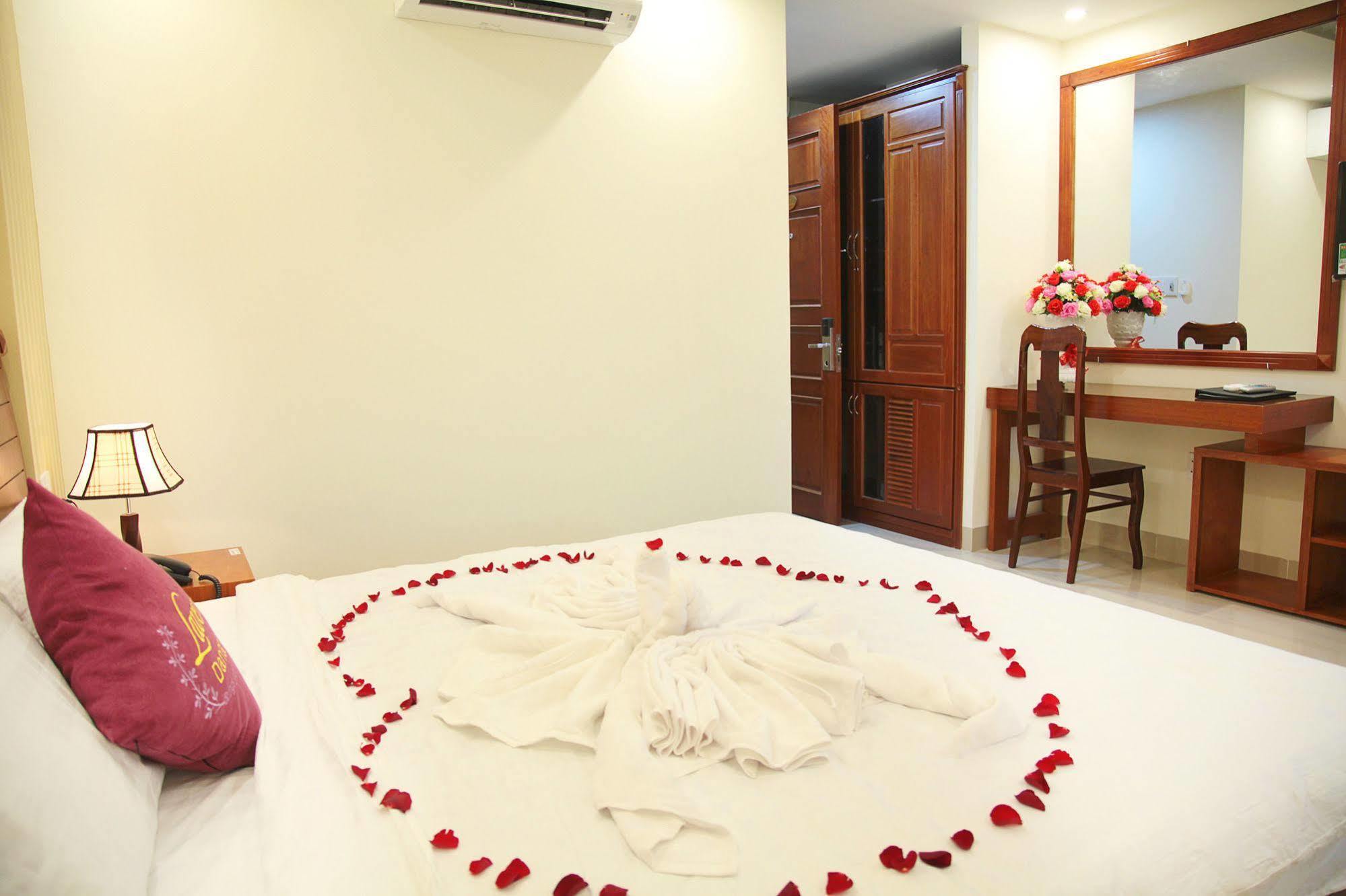 Lavender Danang Hotel Exterior photo